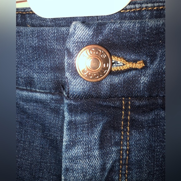 Chicos, Med Wash blue, The so Slimming Girlfriend Ankle Jeans, Chicos SZ 01 = 08 - Picture 8 of 15